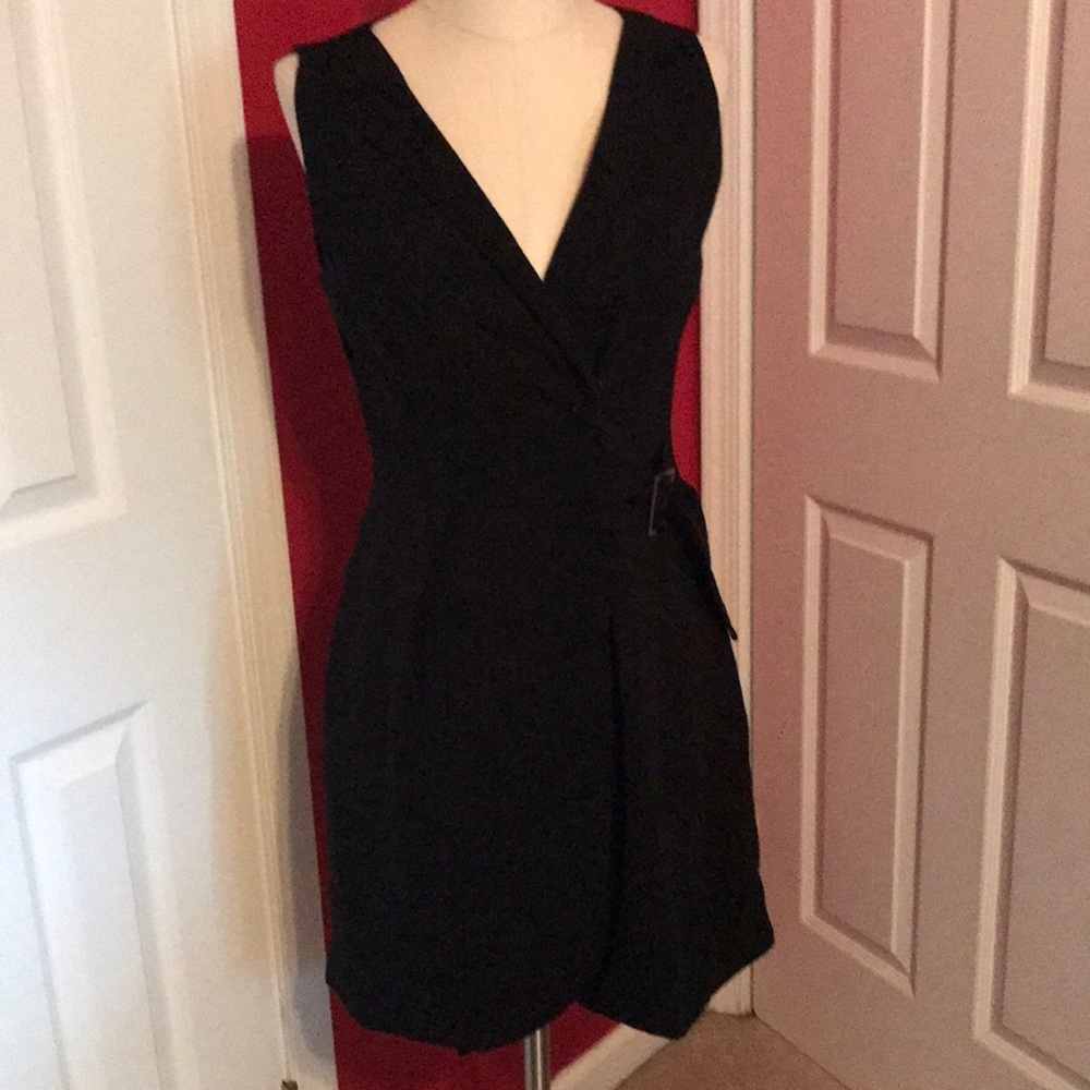 Black sleeveless dress